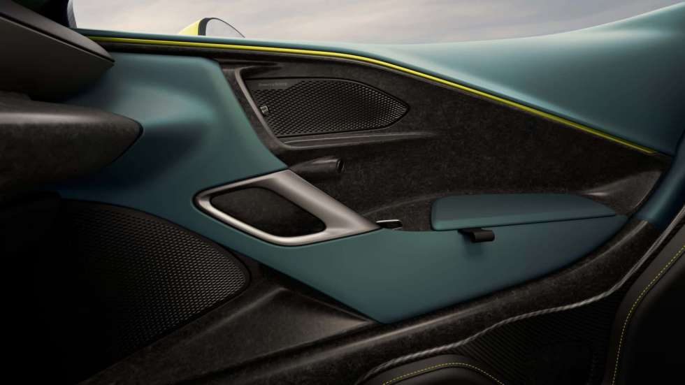 Valhalla: Η πρώτη Plug-in υβριδική Aston Martin έχει 1.079 ίππους